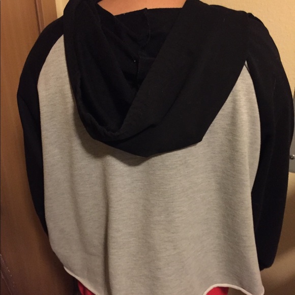 Cropped plus size hoodie - Picture 3 of 5